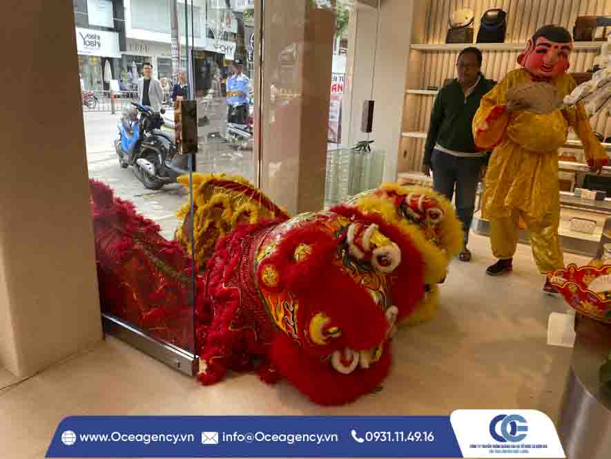 To-ch&uacute;c-su-kien-le-khai-truong , Cung-cap-dich-vu-mua-lan,dich-vụ-cho-thue-mua-lan-su-rong