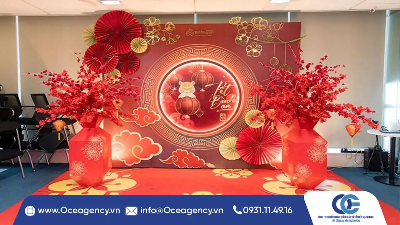 BACKDROP & DECOR YEAR END PARTY THEO TREND 2026