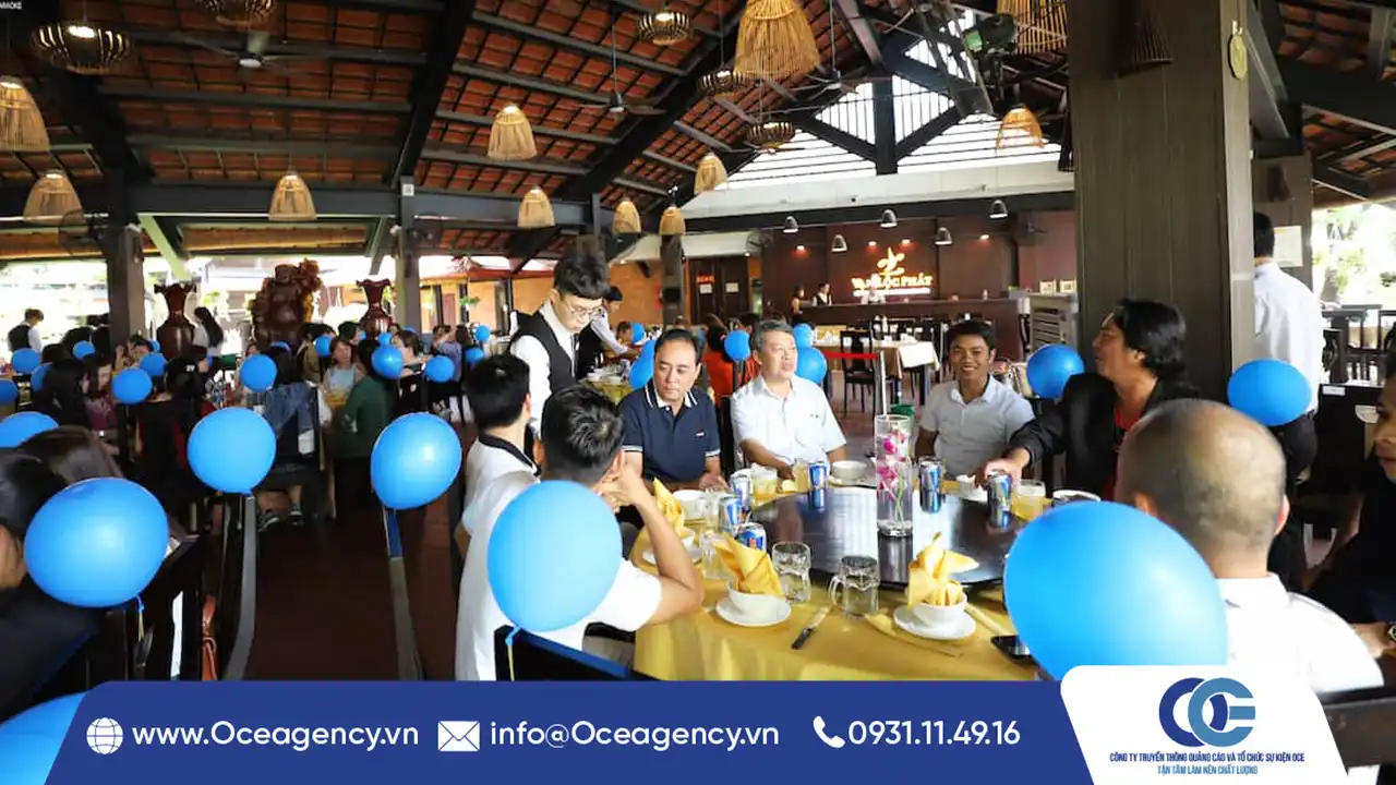 TỔ CHỨC TIỆC ĐẦU NĂM TRONG NH&Agrave; HAY NGO&Agrave;I TRỜI?