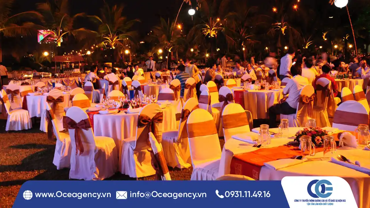 TỔ CHỨC TIỆC ĐẦU NĂM TRONG NH&Agrave; HAY NGO&Agrave;I TRỜI?