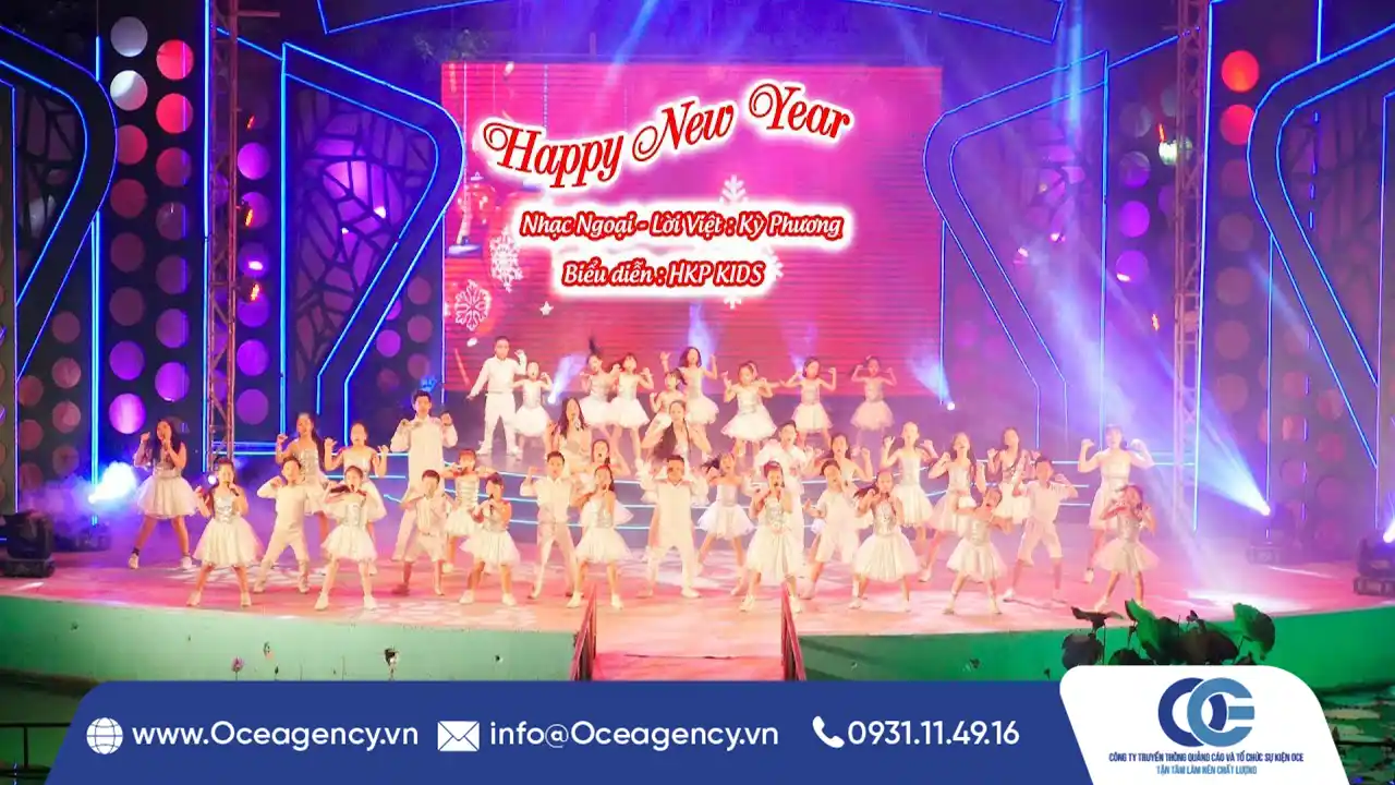 THIẾT KẾ S&Acirc;N KHẤU NEW YEAR PARTY DOANH NGHIỆP