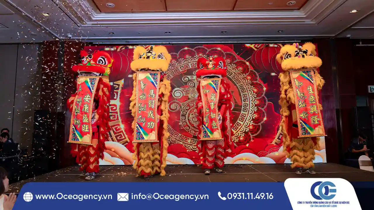 M&Uacute;A L&Acirc;N TRONG SỰ KIỆN KHAI XU&Acirc;N C&Ocirc;NG TY