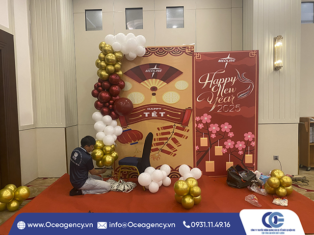 Dich-vu-to-chuc-su-kien, cung-cap-backdrop-happy-new-year-medline