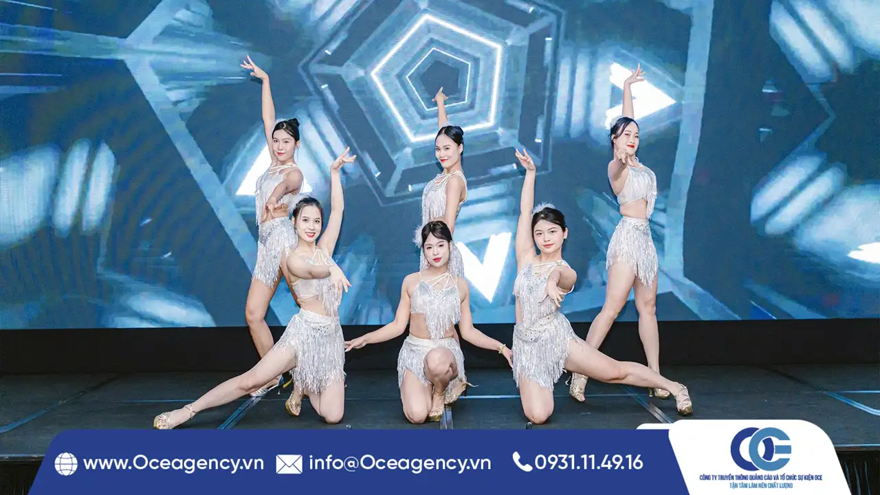 VŨ ĐOÀN TẠO NÊN ĐIỂM NHẤN KHÓ QUÊN CHO SỰ KIỆN