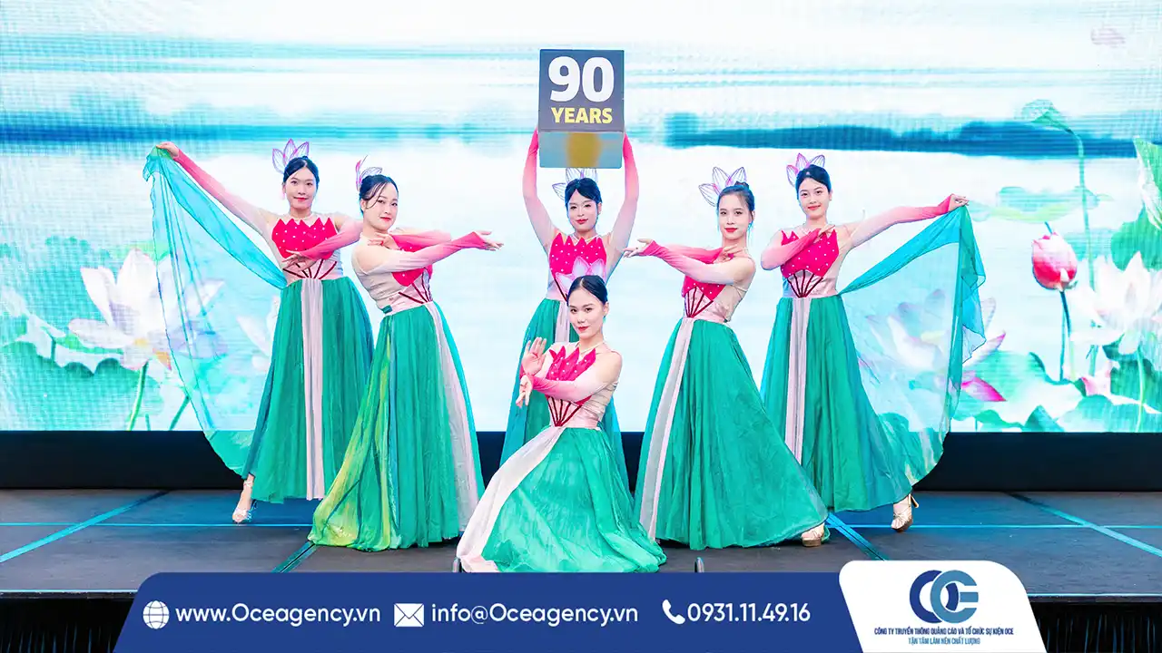 VŨ ĐOÀN TẠO NÊN ĐIỂM NHẤN KHÓ QUÊN CHO SỰ KIỆN