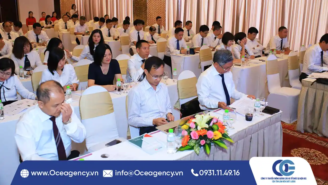 DỊCH VỤ CHO THU&Ecirc; B&Agrave;N GHẾ TỔ CHỨC HỘI NGHỊ &ndash; HỘI THẢO