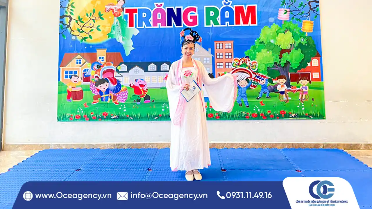 MC Chị Hằng giao lưu cùng các em nhỏ trong chương trình Trung Thu