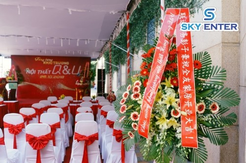 To-chuc-su-kien-khai-truong-noi-that-Q-&-U