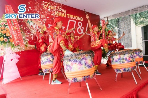 cung-cap-doan-lan-su-rong-khai-truong-noi-that-q-u