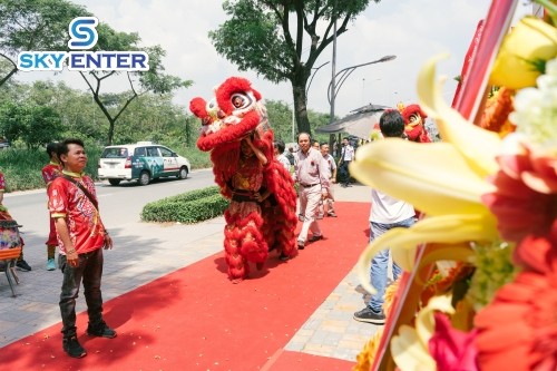 cung-cap-doan-lan-su-rong-khai-truong-noi-that-q-u