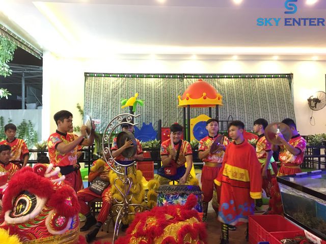 to-chuc-khai-truong-nha-hang-dai-duong-binh-tan