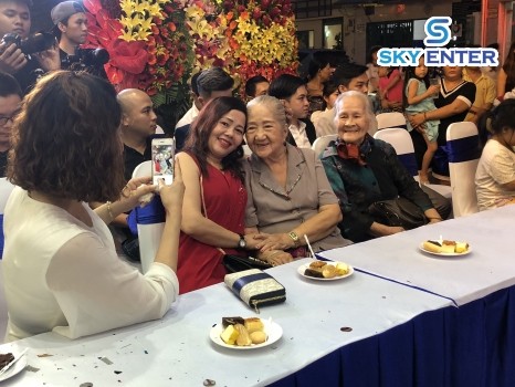 to-chuc-su-kien-khai-truong-nha-khoa-smile-ht