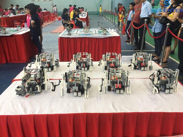 to-chuc-su-kien-ngay-hoi-robothon-2018