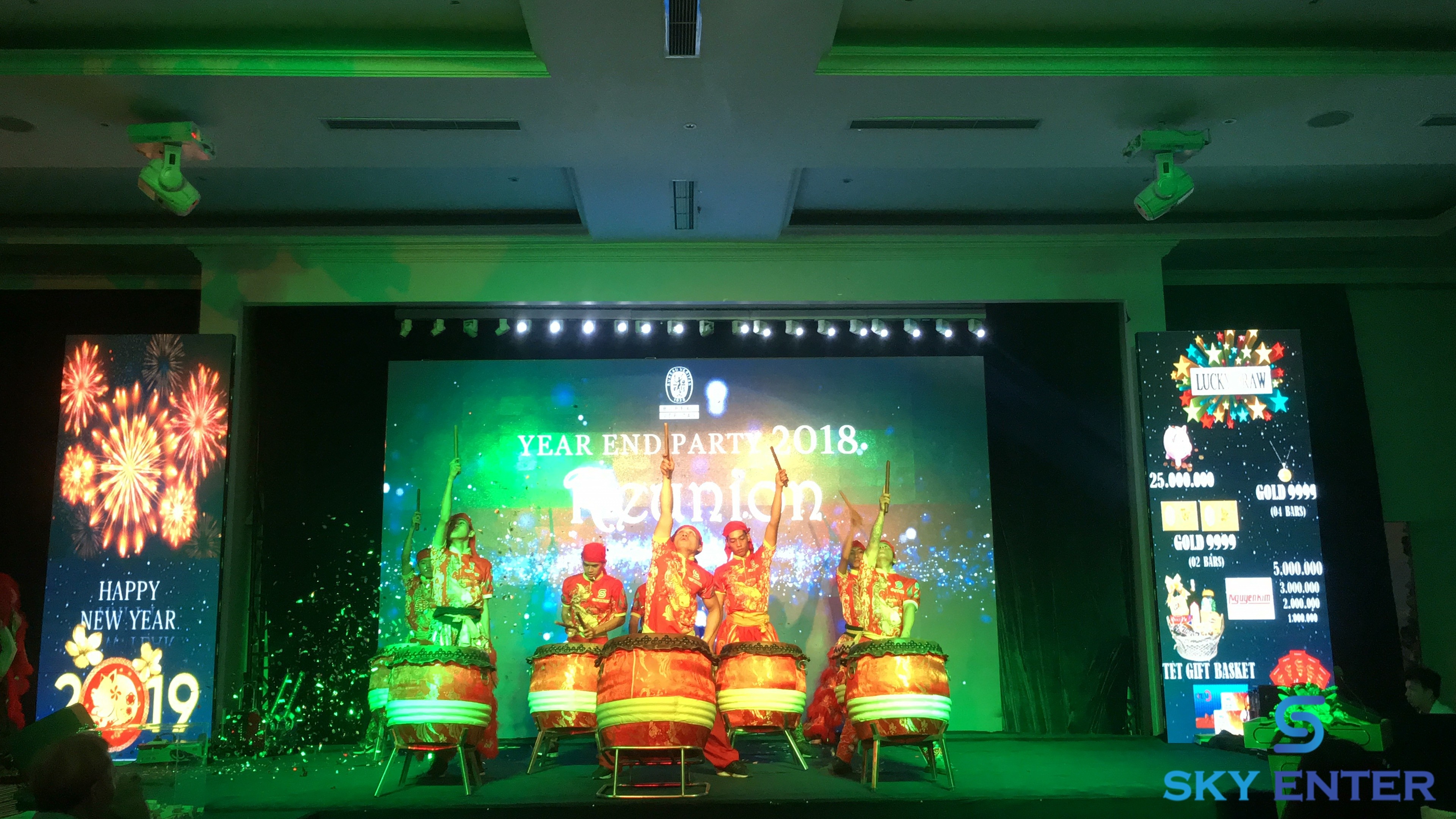 cho-thue-doan-lan-su-rong-year-end-party-04