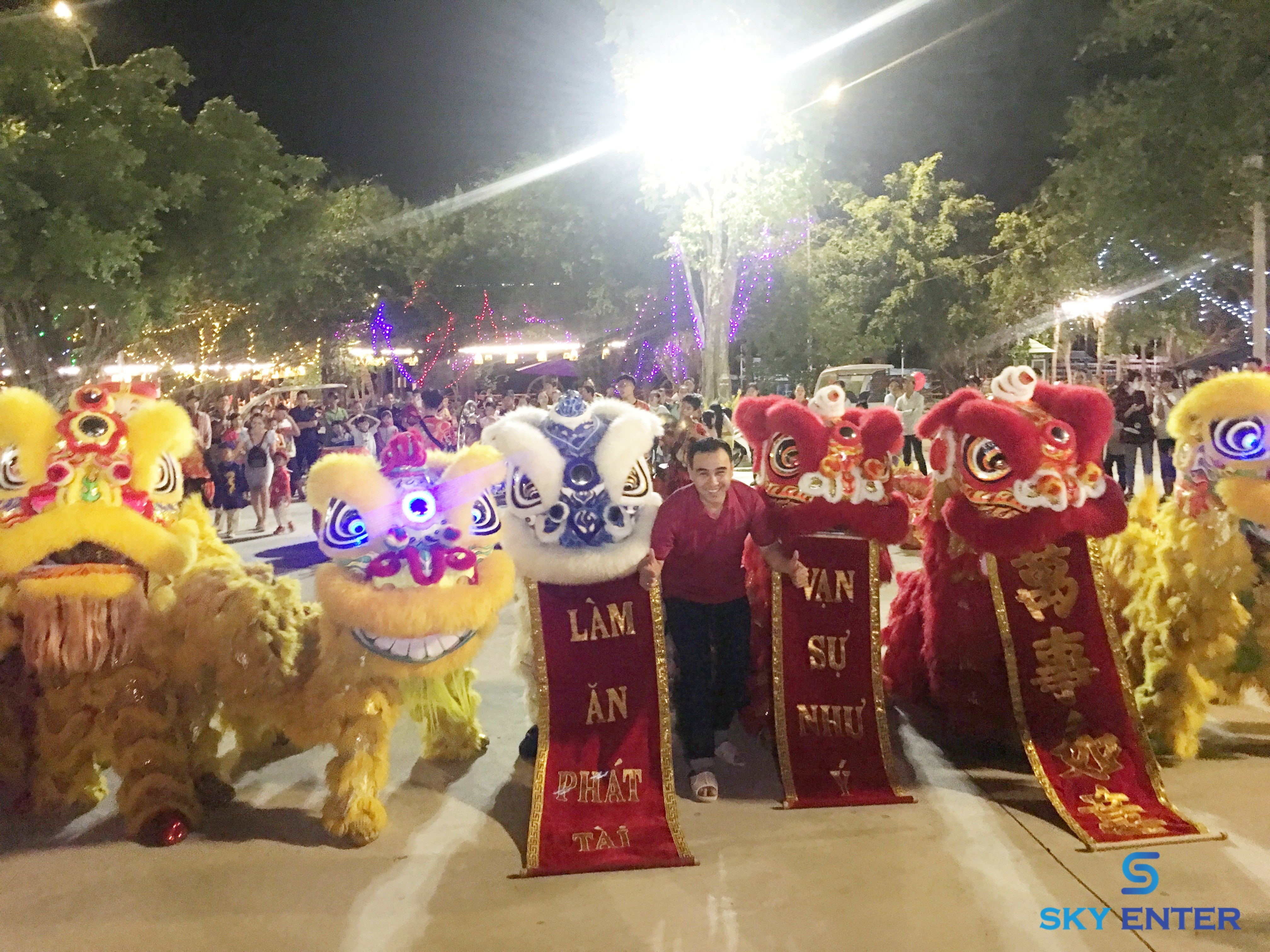 cung-cap-doan-lan-su-rong-happy-land-01