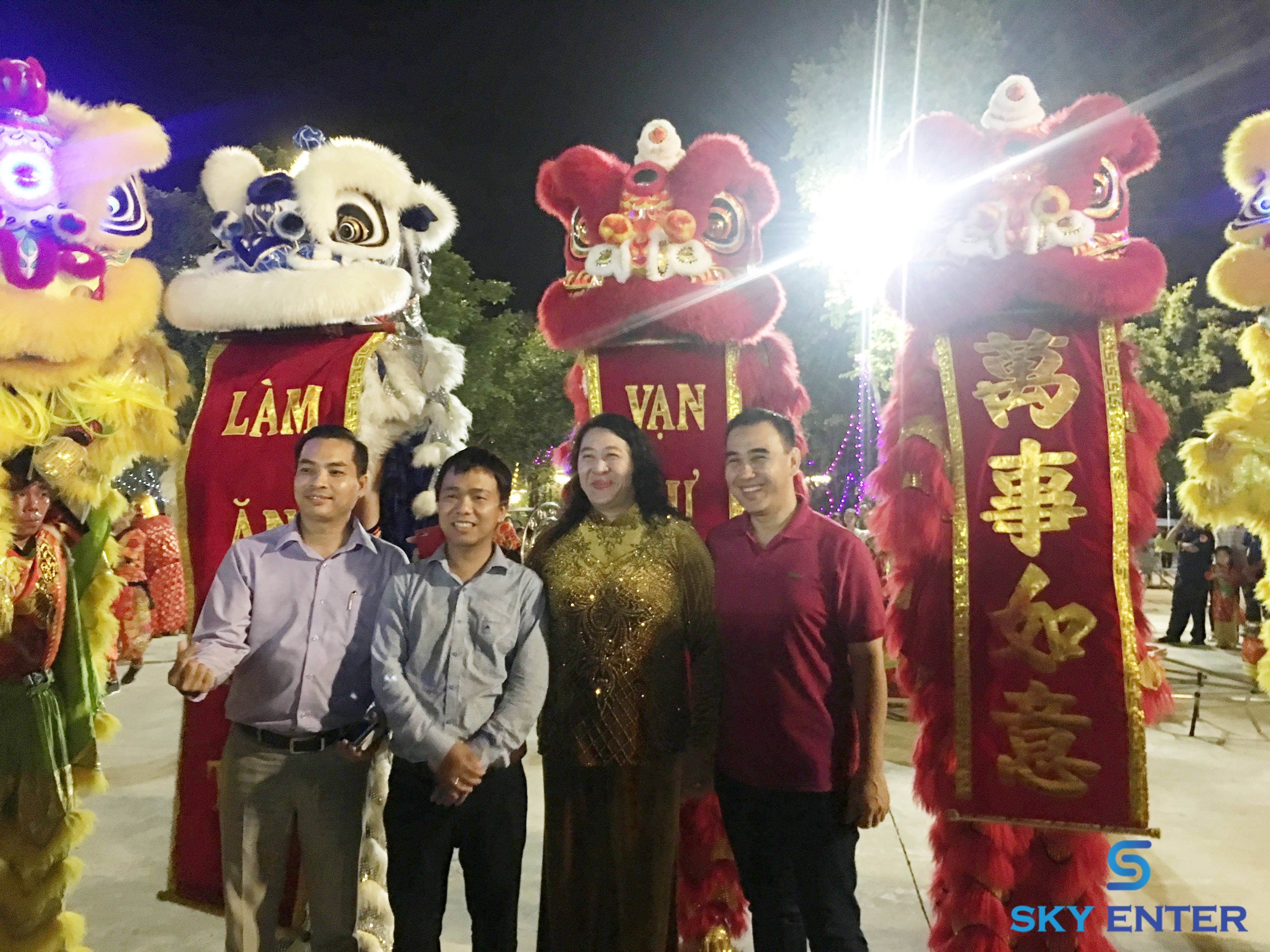 cung-cap-doan-lan-su-rong-happy-land-02
