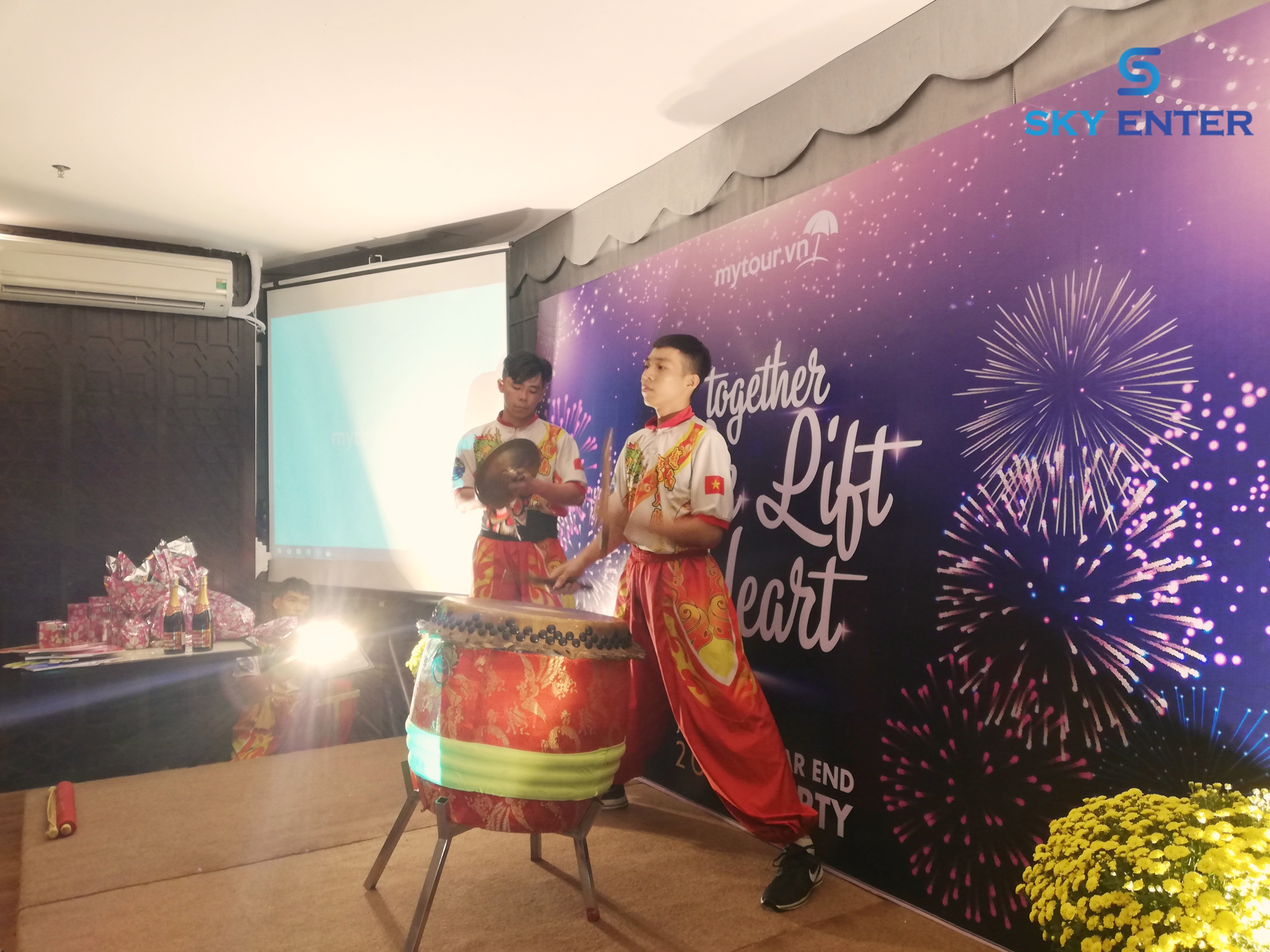 cung-cap-doan-lan-su-rong-tiec-tat-nien-mytour-vn-04