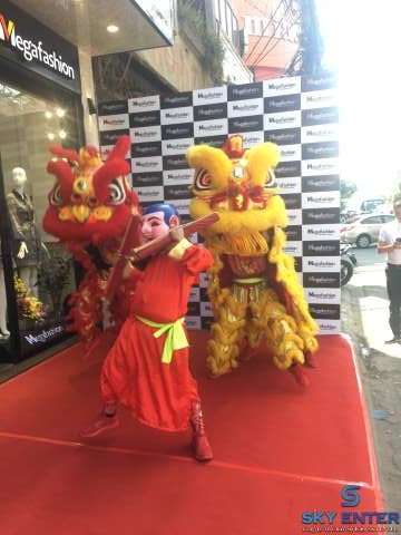 Cung Cấp Đo&agrave;n L&acirc;n Sư Rồng Khai Trương Mega Fashion
