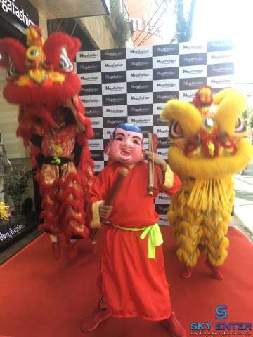 Cung Cấp Đo&agrave;n L&acirc;n Sư Rồng Khai Trương Mega Fashion