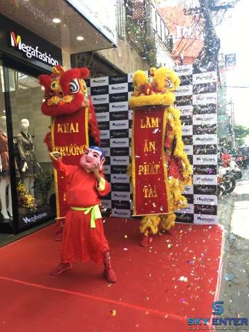 Cung Cấp Đo&agrave;n L&acirc;n Sư Rồng Khai Trương Mega Fashion
