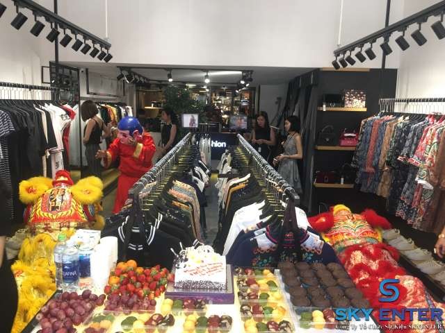 Cung Cấp Đo&agrave;n L&acirc;n Sư Rồng Khai Trương Mega Fashion