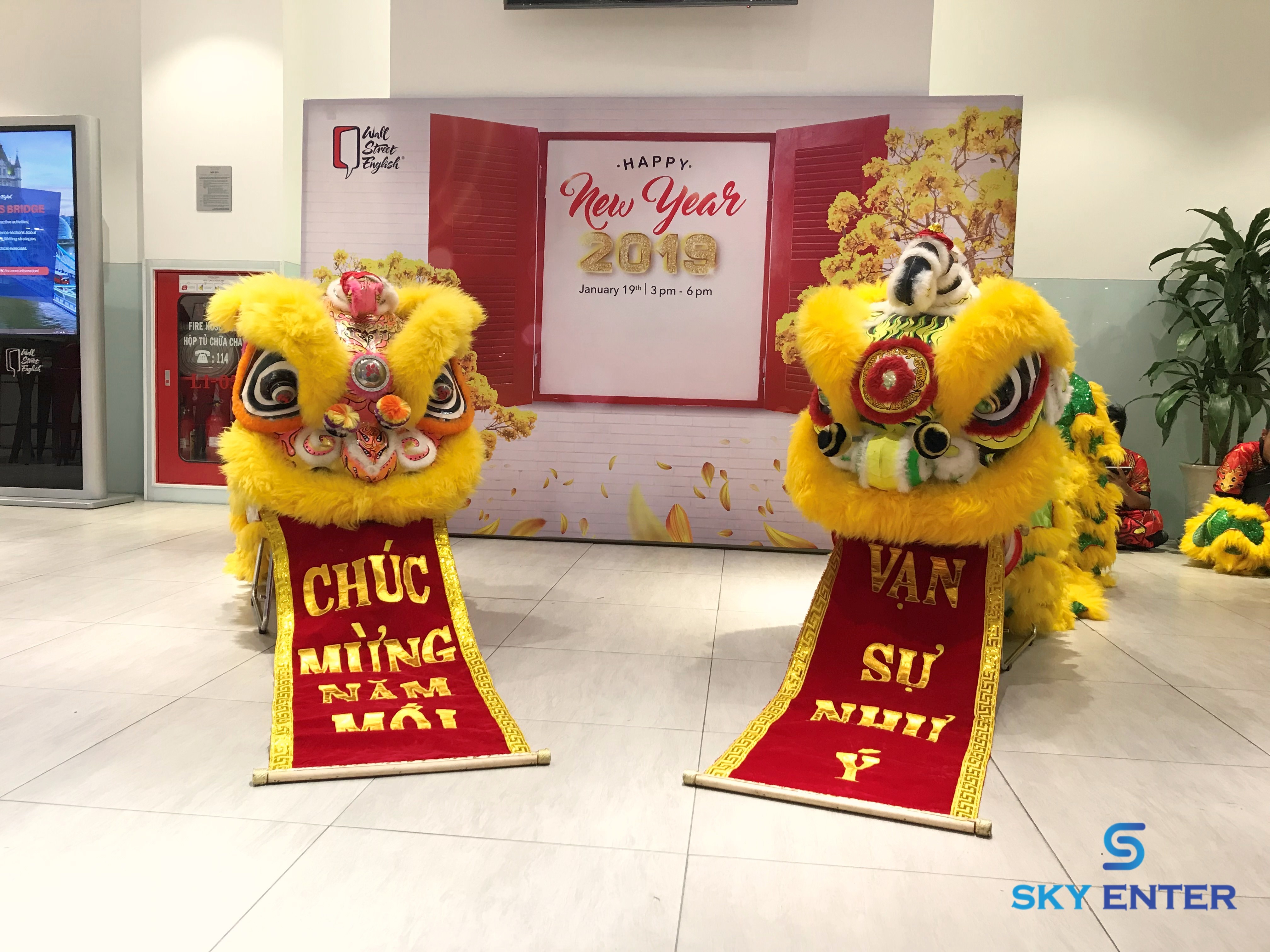 cung-cap-lan-su-rong-tat-nien-wall-street-english-02