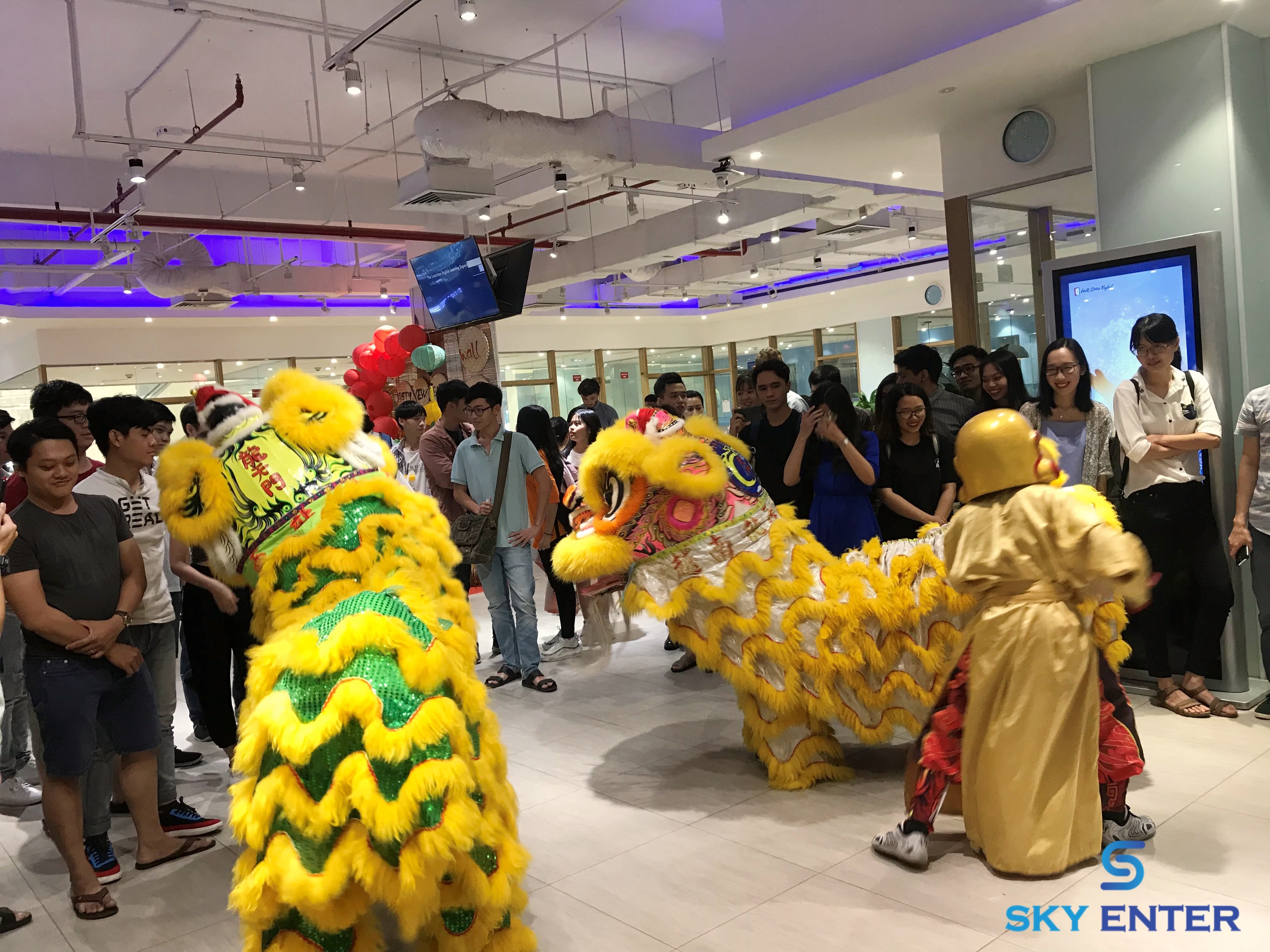 cung-cap-lan-su-rong-tat-nien-wall-street-english-06