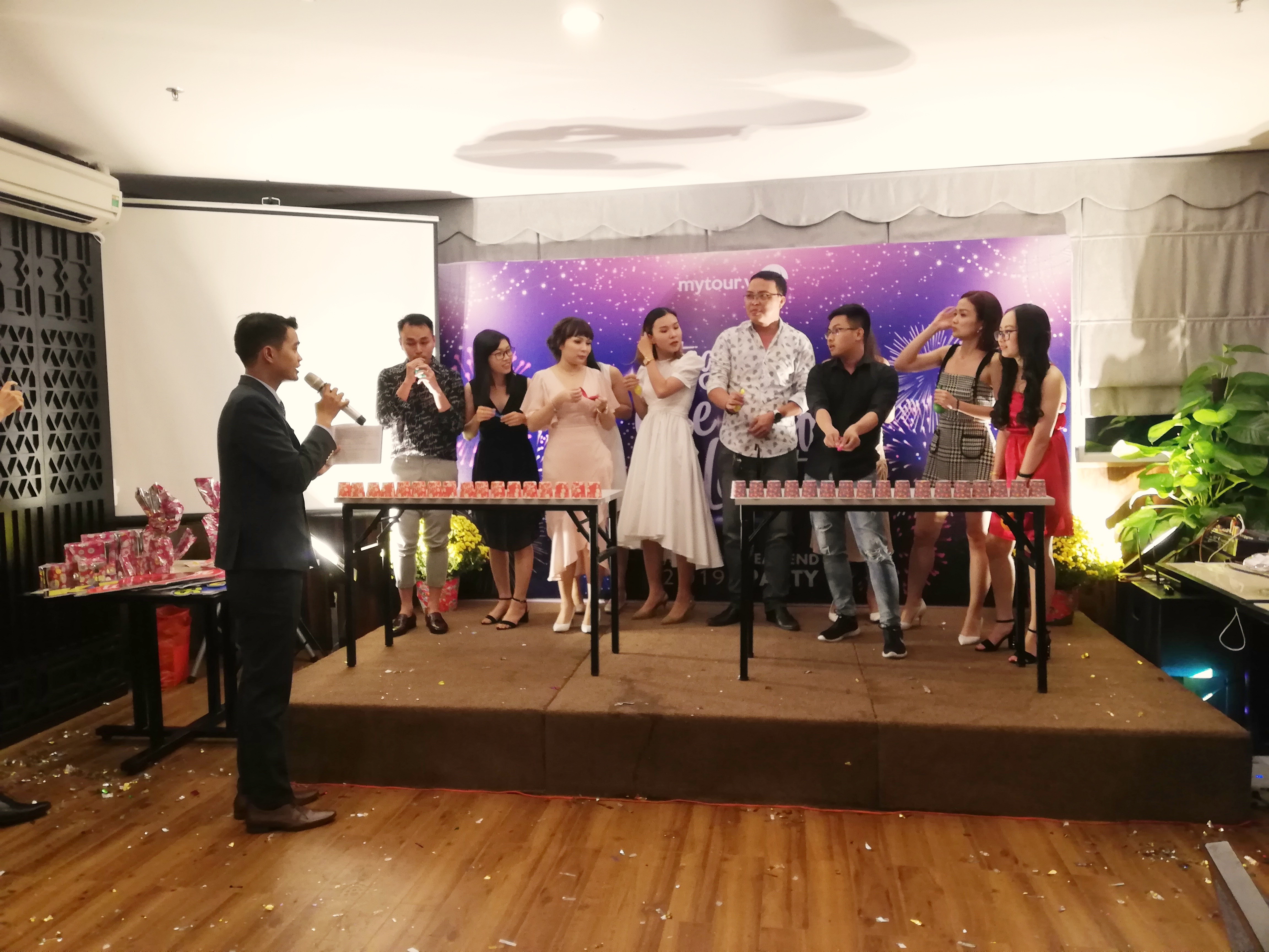 cung-cap-mc-tiec-tat-nien-cong-ty-my-tour-viet-nam-01