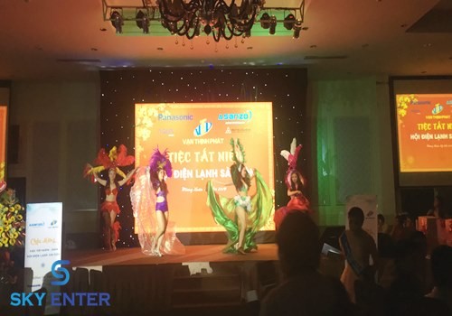 cung-cap-nhom-mua-carnival-dien-may-van-thinh-phat-02