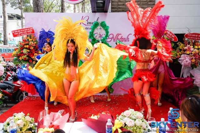Cung Cấp Nh&oacute;m M&uacute;a Carnival Khai Trương Spa R&rsquo;melain