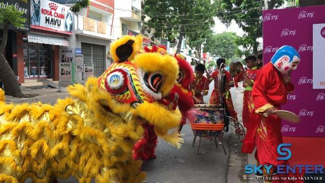 Tổ Chức Sự Kiện Khai Trương H&agrave; Mi Flowers And Gift