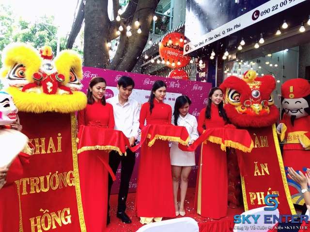 Tổ Chức Sự Kiện Khai Trương H&agrave; Mi Flowers And Gift