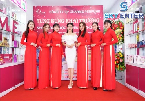 to-chuc-khai-truong-dai-ly-nuoc-hoa-charme-thu-duc