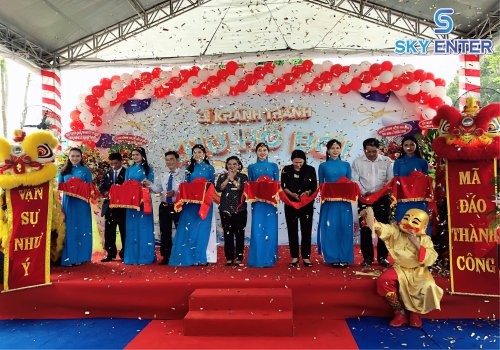 to-chuc-le-khanh-thanh-khu-ho-boi-nu-na-nu-nong