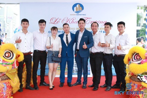 to-chuc-su-kien-khai-truong-bat-dong-san-saigon-center-real