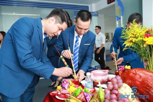 to-chuc-su-kien-khai-truong-bat-dong-san-saigon-center-real