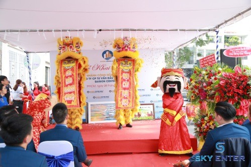 to-chuc-su-kien-khai-truong-bat-dong-san-saigon-center-real