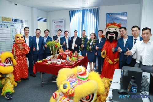 to-chuc-su-kien-khai-truong-bat-dong-san-saigon-center-real
