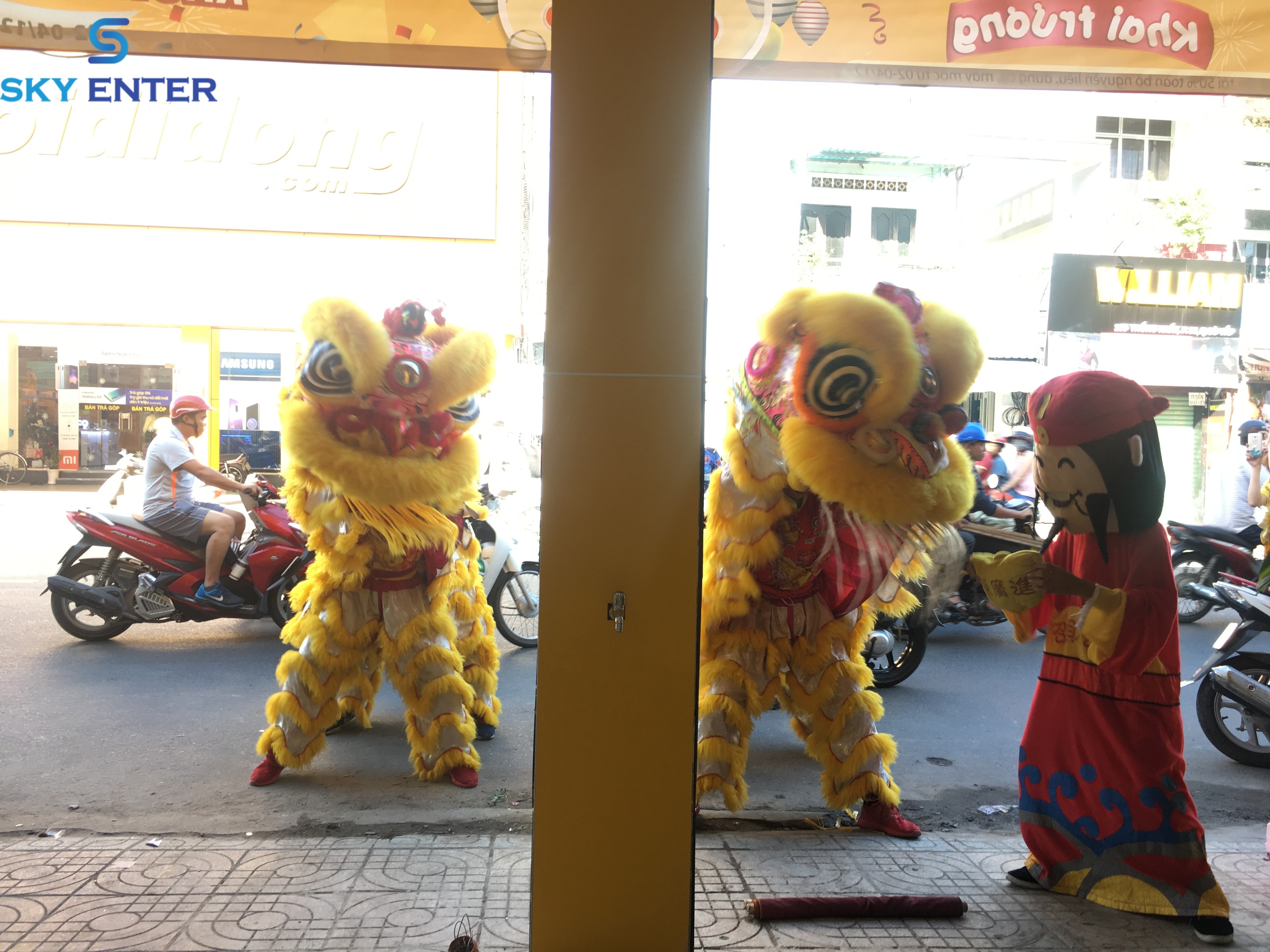 khai-truong-cua-hang-beemart-04