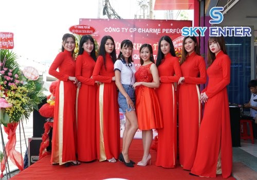 to-chuc-su-kien-khai-truong-charme-perfume-quan-12