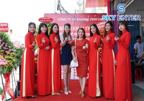 to-chuc-su-kien-khai-truong-charme-perfume-quan-12