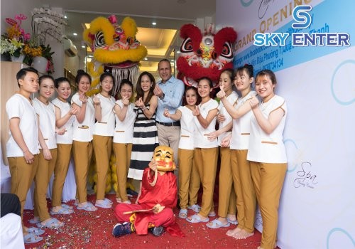 to-chuc-su-kien-khai-truong-o-spa-tai-binh-thanh