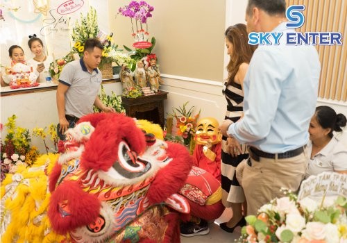 to-chuc-su-kien-khai-truong-o-spa-tai-binh-thanh