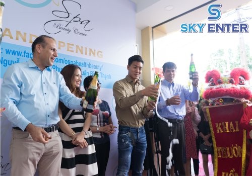 to-chuc-su-kien-khai-truong-o-spa-tai-binh-thanh