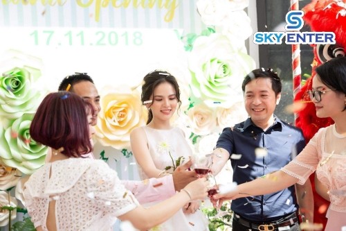 to-chuc-su-kien-khai-truong-spa-sua