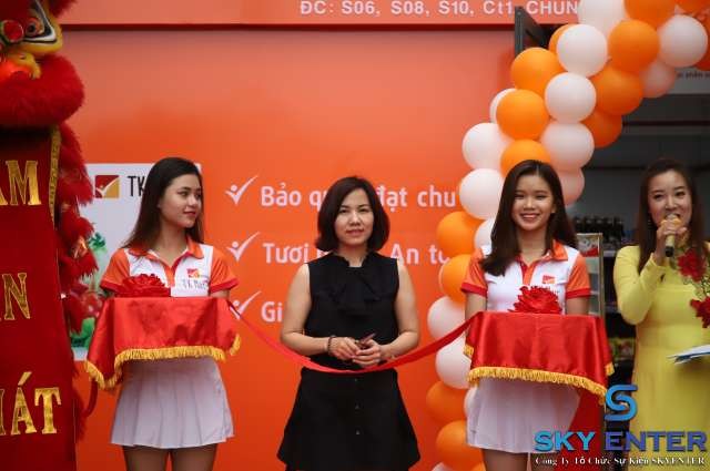 tổ chức sự kiện