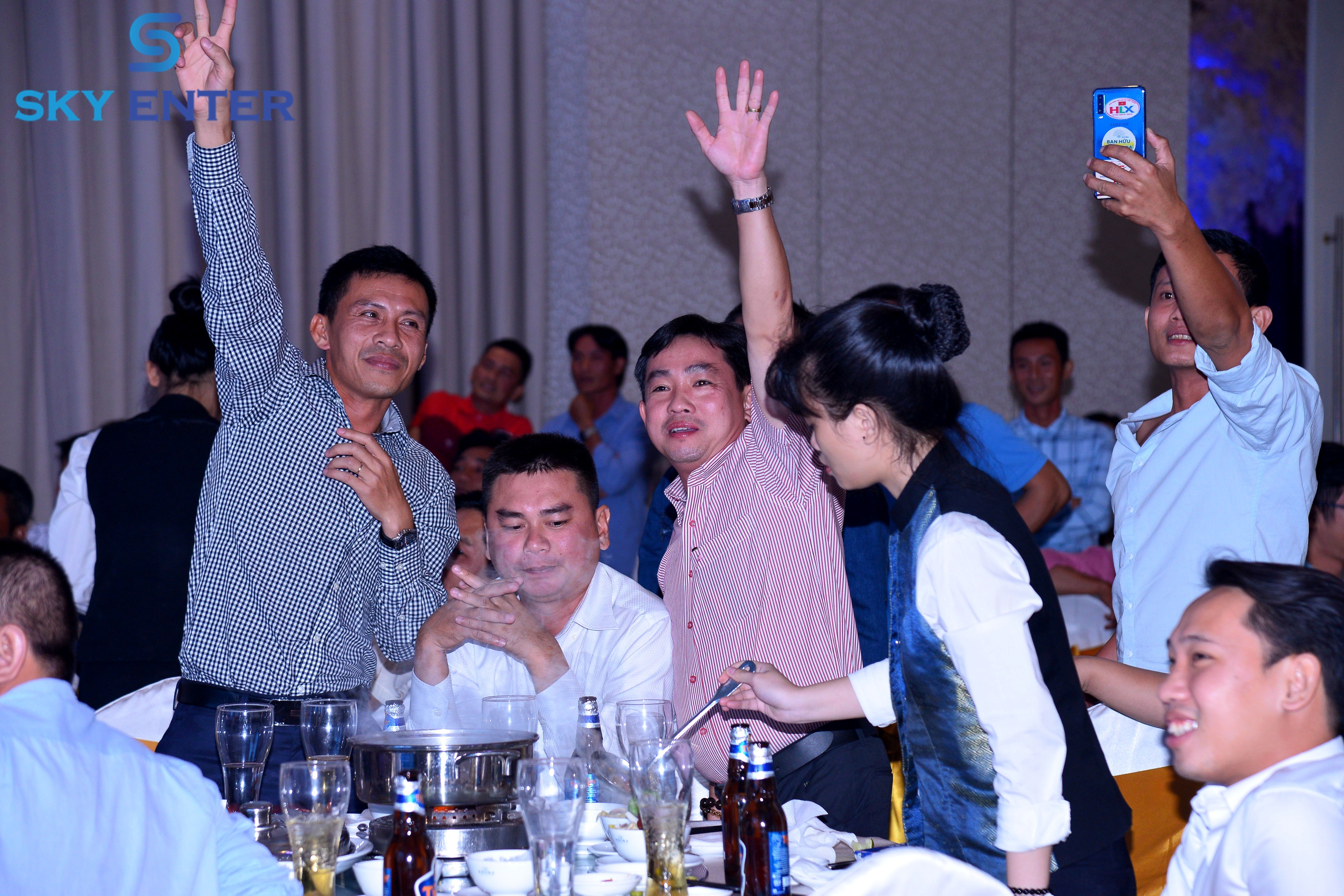 to-chuc-tiec-tat-nien-cong-ty-long-thuan-05