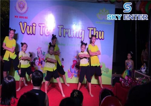 to-chuc-trung-thu-lotus-garden-36-trinh-dinh-thao