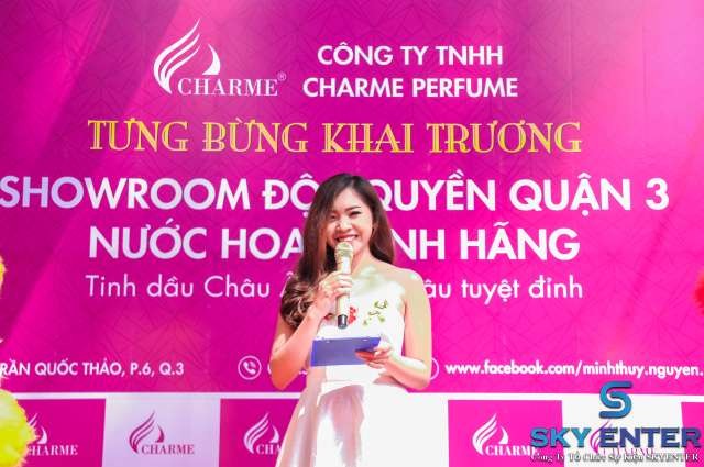 khai-truong-cua-hang-nuoc-hoa-charme