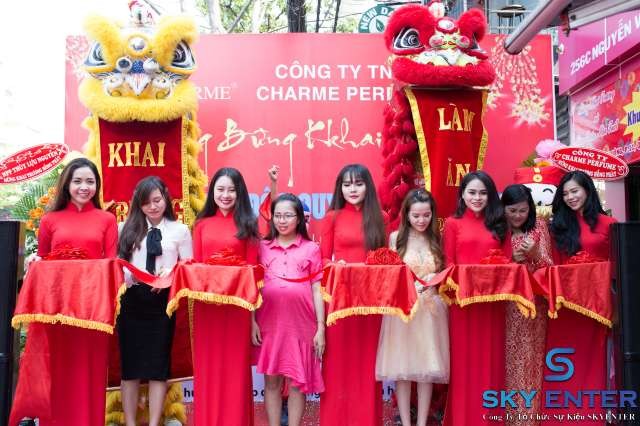 khai-truong-cua-hang-nuoc-hoa-charme